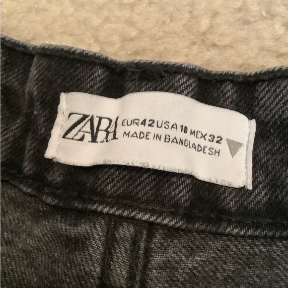Zara High Rise Black Denim Loose Baggy Jean Shorts 5” inseam size 10/30 Medium. - Picture 3 of 11